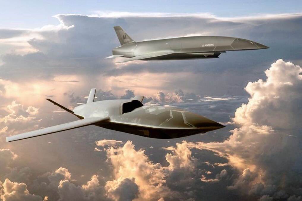 2 luchtsystemen vliegen door de wolken.