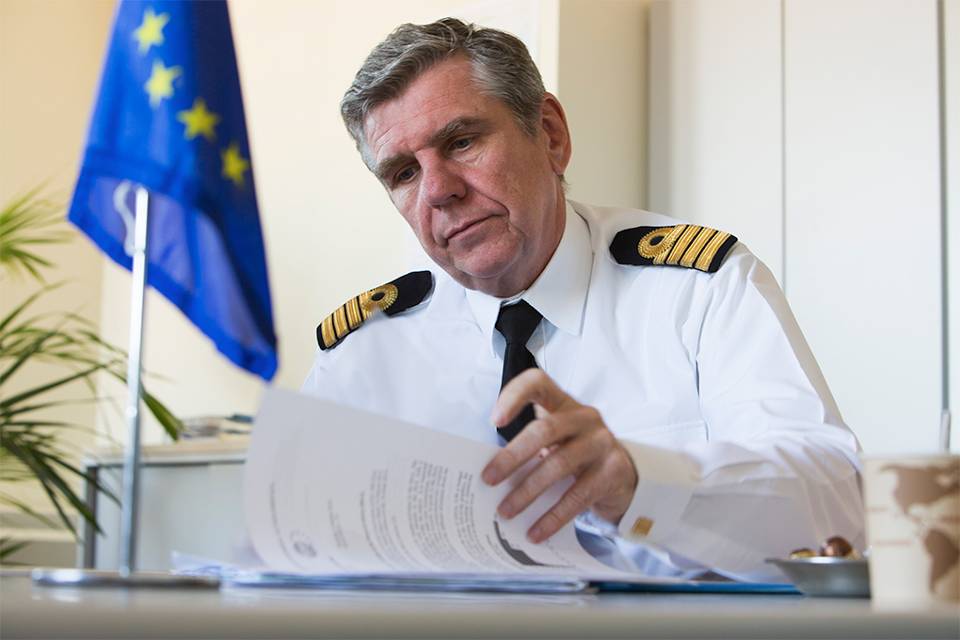 kapitein-ter-zee Ad van der Linde