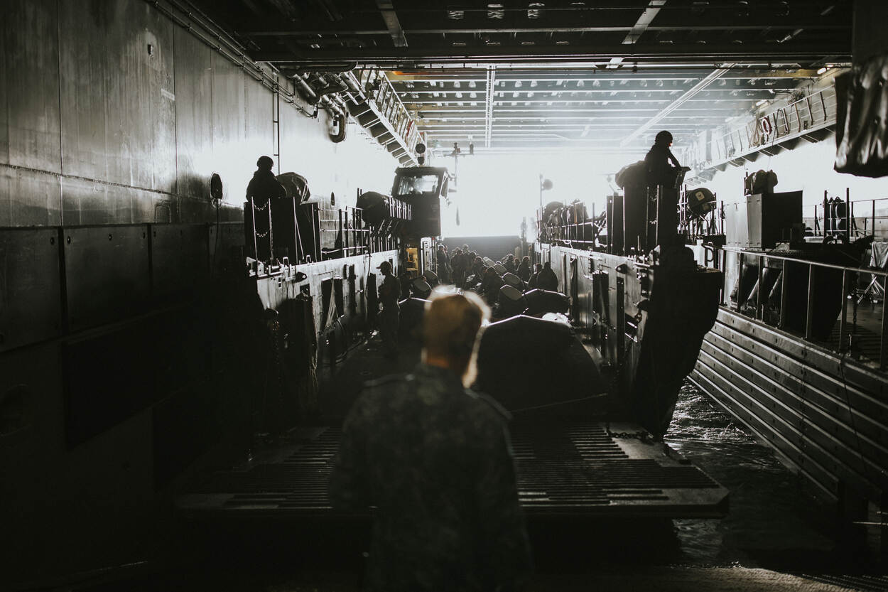 “Drones zetten we in om een betere ‘situational awareness’ te creëren; hierdoor wordt de inzet van bijvoorbeeld mariniers veiliger”, aldus KLTZ Pieter Blank.