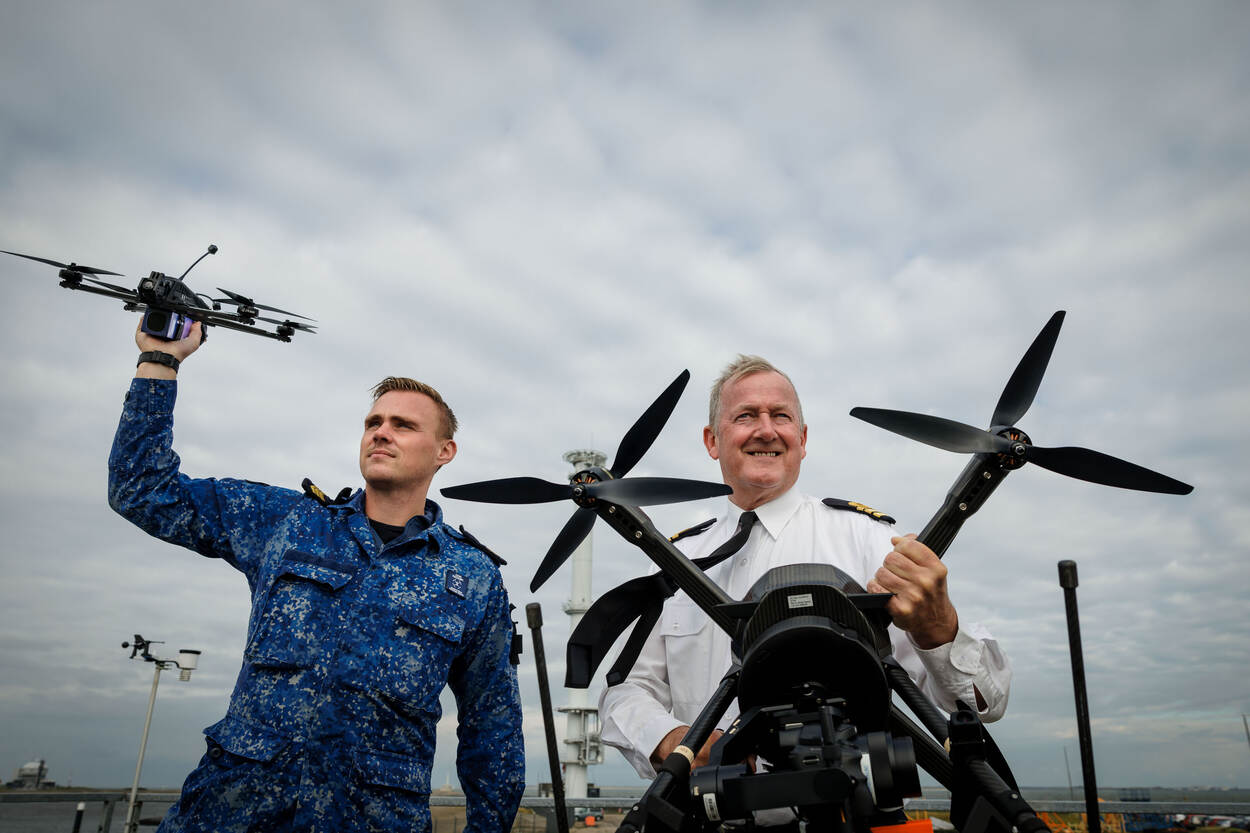 Een portretfoto van Pieter Blank en sergeant Thom.