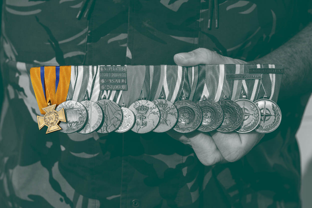 Een rij aan opgemaakte medailles