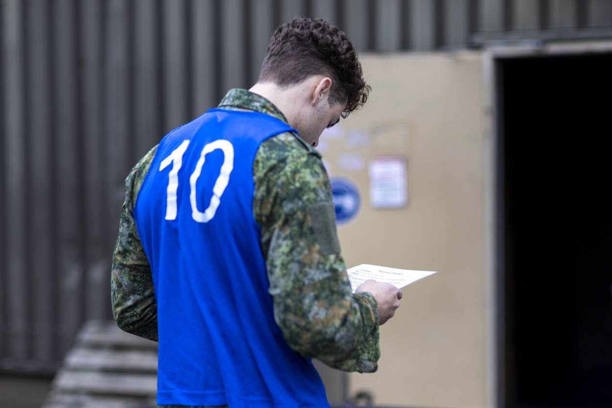 Een BSB-kandidaat met clipboard.