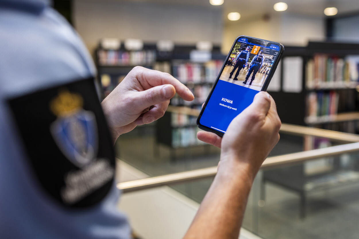 Startscherm van de KOWA-app op een mobiele telefoon.