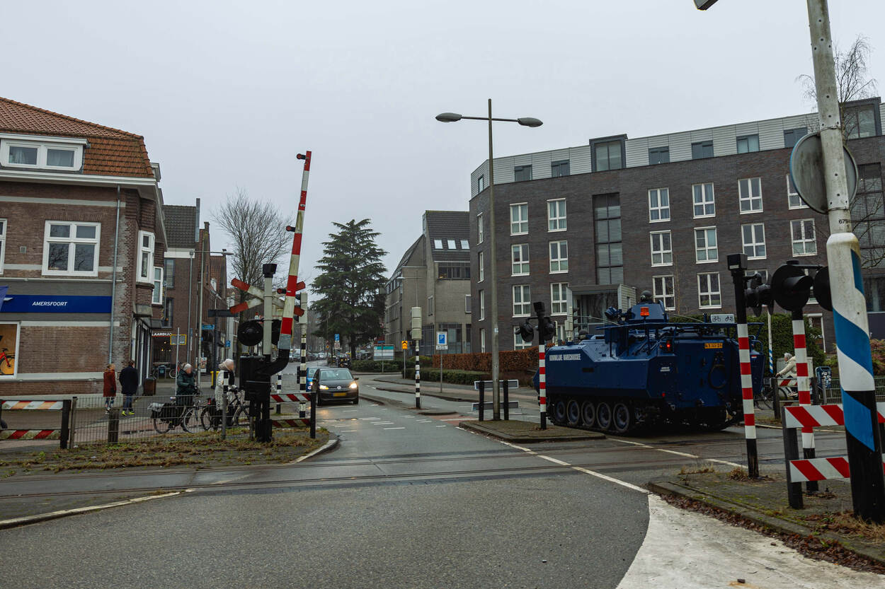 YPR van de KMar in bebouwde kom.