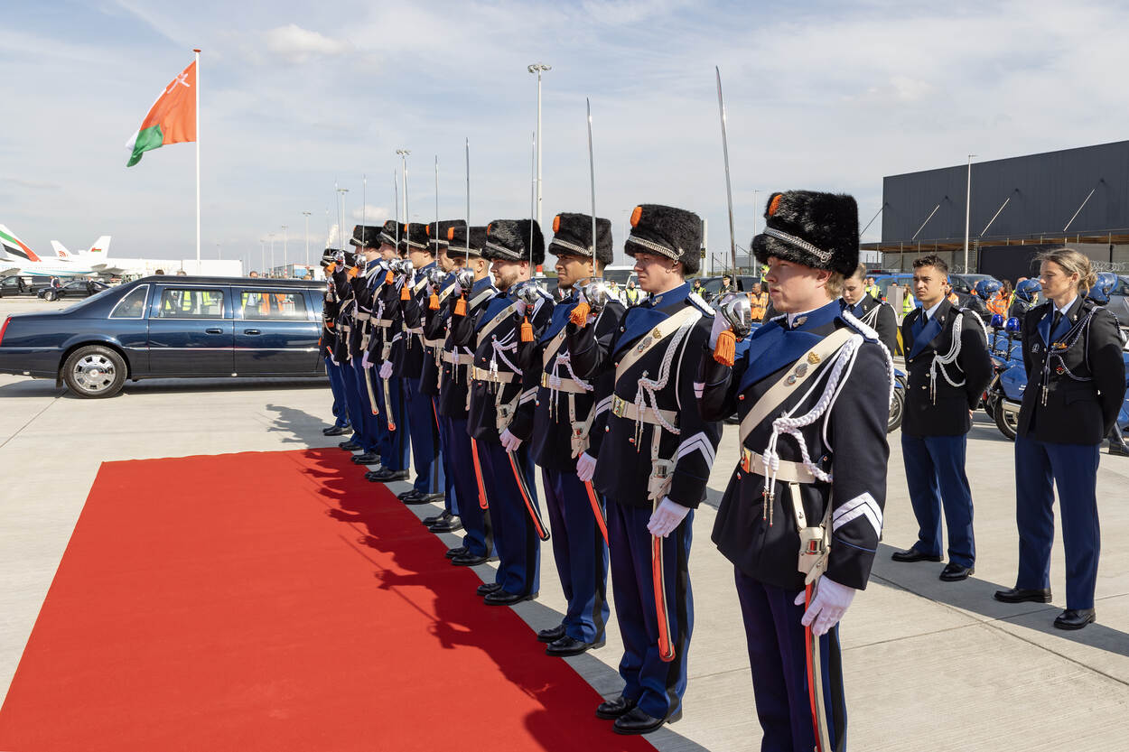 Ceremonieel KMar staatsbezoek Oman.