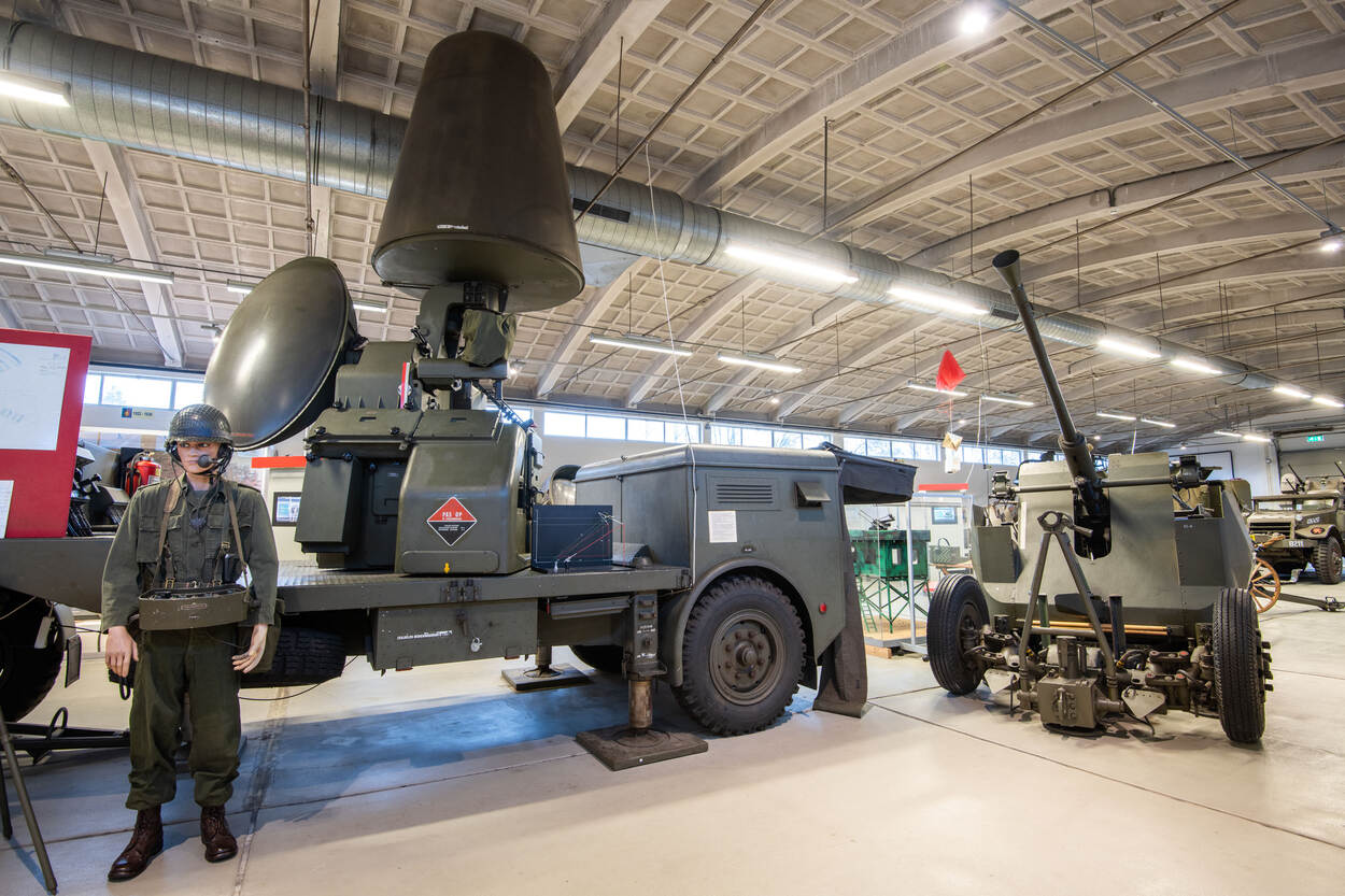 HSA L4/5 vuurleidingsradar met 40L70.