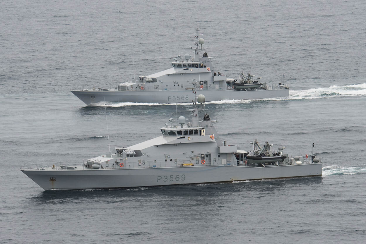 HMNZS Rotoiti (P3569) and HMNZS Pukaki (P3568).