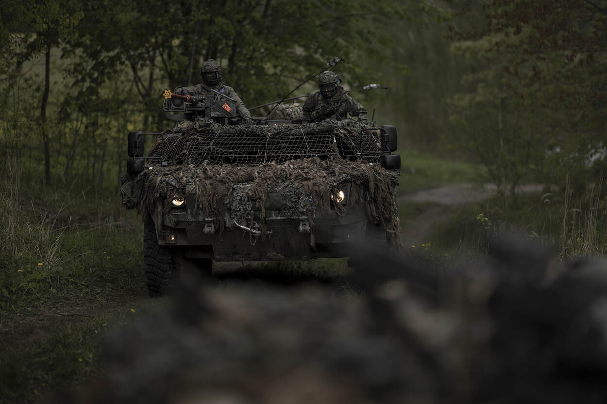 Een Fennek-verkenningsvoertuig tijdens oefening Iron Wolf in Litouwen.