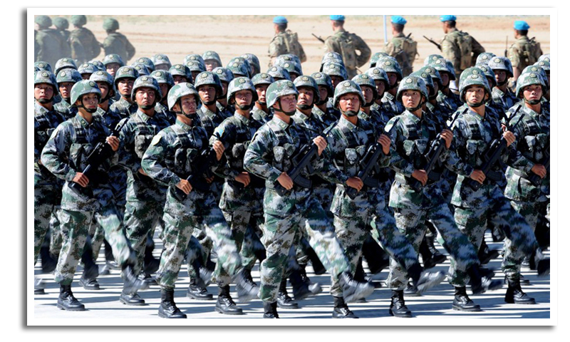 Marcherende soldaten van het Chinese Volksbevrijdingsleger.