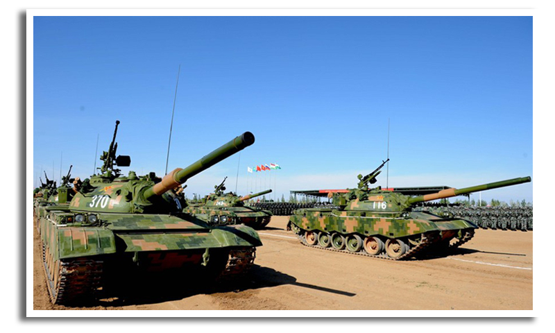 Chinese gevechtstanks tijdens een parade.