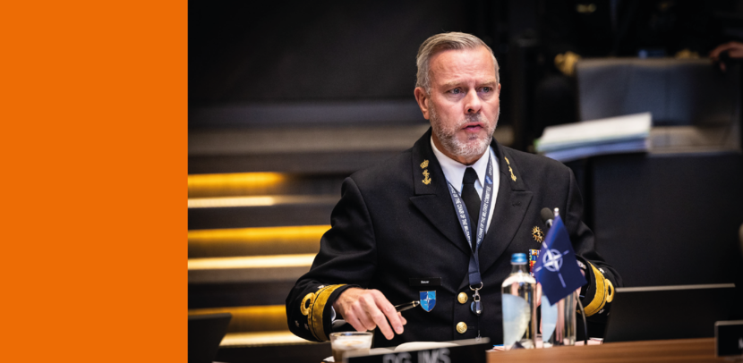 NAVO-topmilitair admiraal Rob Bauer tijdens een NAVO-bijeenkomst.