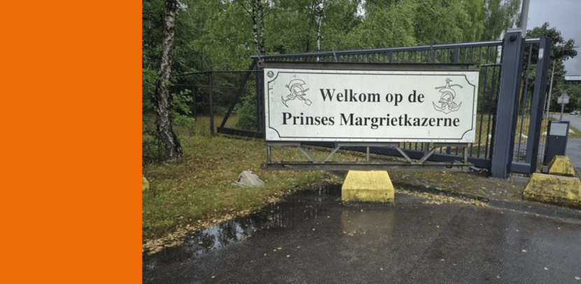 Ingang van een kazerne