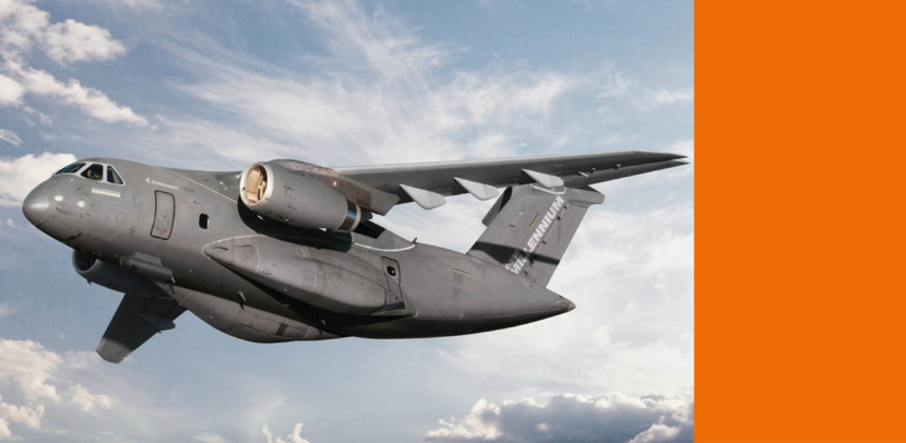 Een vliegende Embraer C-390 transportvliegtuig.