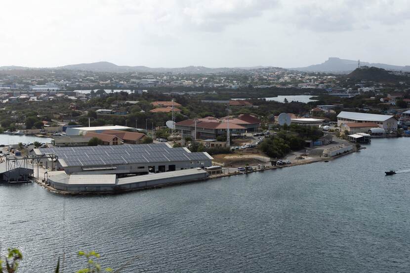 Instandhoudingsloodsen op Marinebasis Parera.