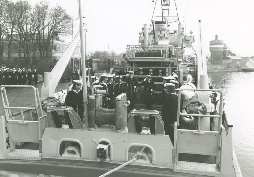 Alle Hens op het achterdek van Hr.Ms. Hoogezand.