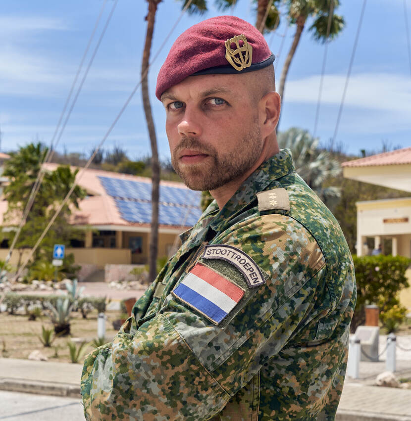 Kapitein Bernhard (foto genomen op Curaçao, red.): ‘Nog wat puntjes op de i zetten’.