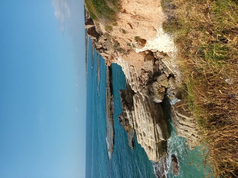 Het hoofdkwartier van UNIFIL ligt aan zee.