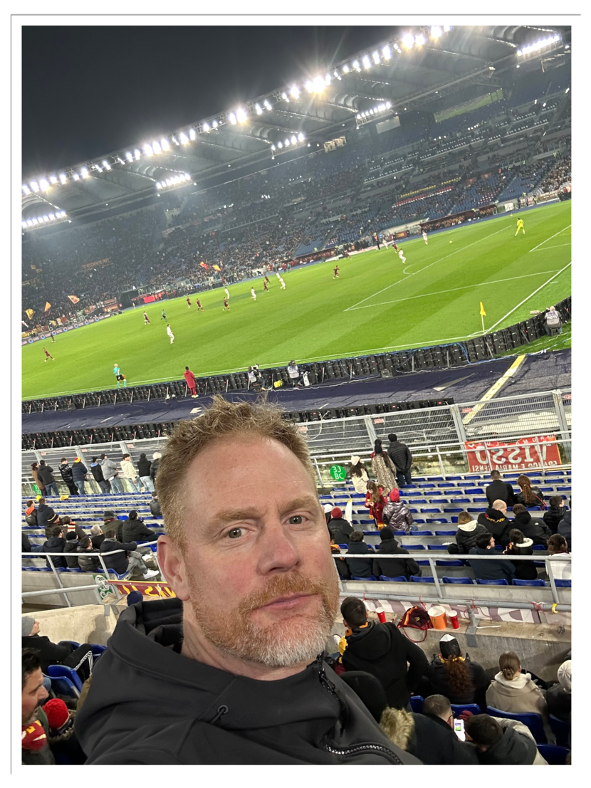 Luitenant-kolonel Dimitri tijdens een voetbalwedstrijd in Rome.