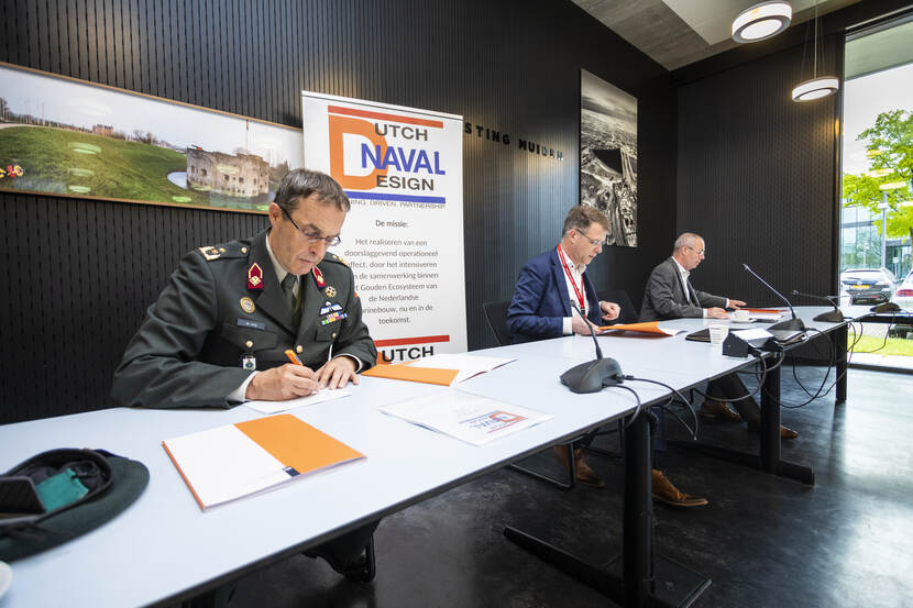 Ondertekening samenwerking Dutch Naval Design.