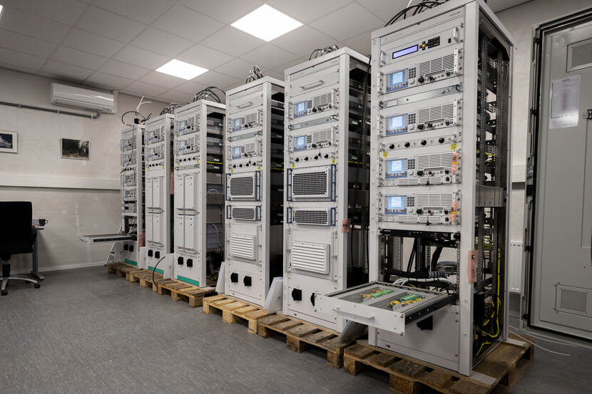 Radiokasten voor het Combat Support Ship Zr.Ms. Den Helder.