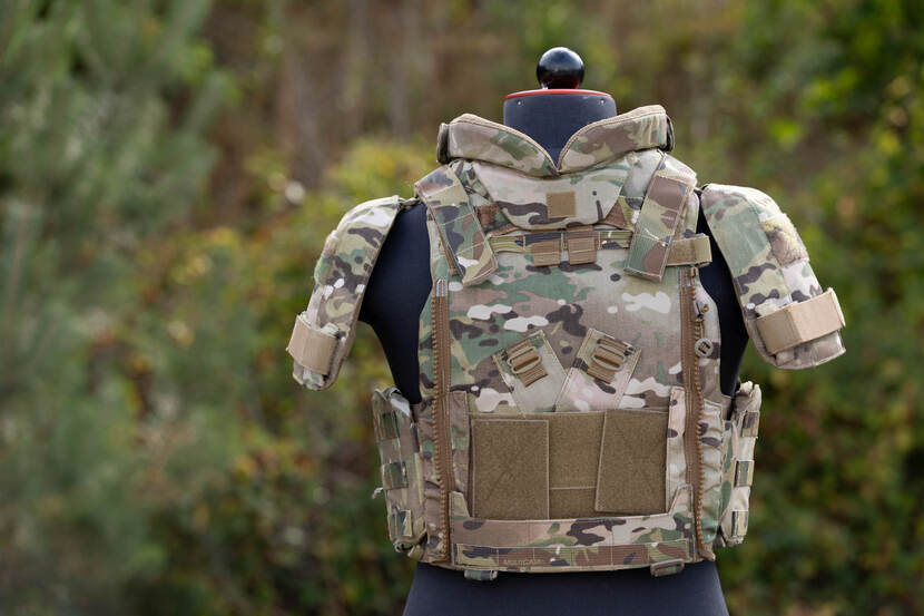 Systeemmanager Stephanie en ILS-manager Meine deden het werk rondom het nieuwe vest samen met Eef en Danielle.