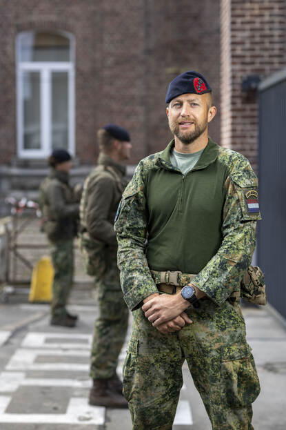 Portretfoto van majoor der mariniers Mark Brouwer.