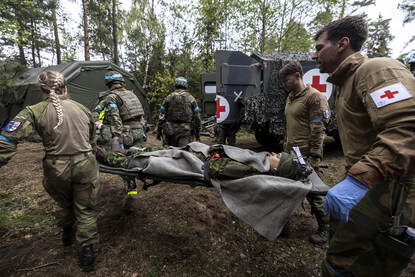De medische keten aan het werk tijdens oefening Iron Wolf in Litouwen.