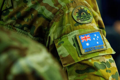 Een mouw van een militair uniform met daarop de vlag van Australië.