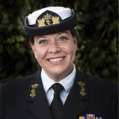 Portretfoto van een vrouwelijke militair