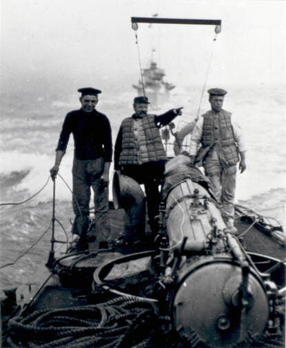 Lanceeroefeningen met 45 centimeter-torpedo’s op de torpedoboten G1-4 of G9-12 tijdens de Eerste Wereldoorlog.