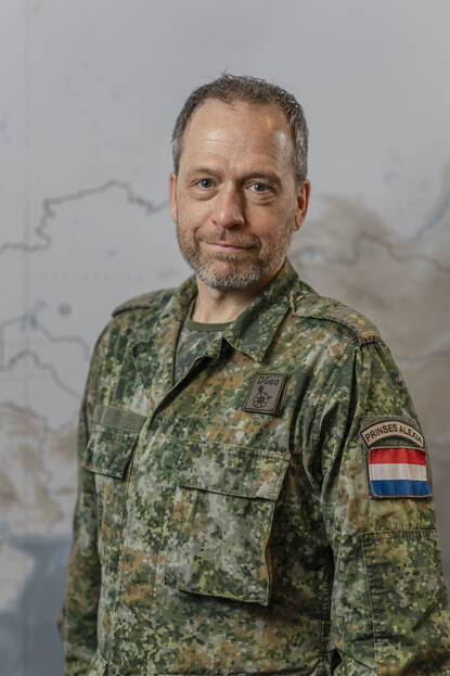 Een portret van Hoofd Defensie Expertise Centrum Dienst Geografie luitenant-kolonel Clemens Roos.
