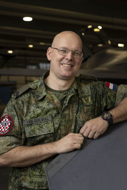 Portretfoto van korporaal 1 Siger van der Wal.