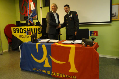 Contractondertekeningen met IDV in Utrecht en met Broshuis in Stroe.